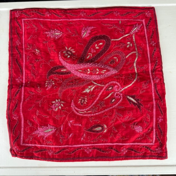 NWOT Christmas Red Bling Pillow Cover Only Paisley Bling Embroidery 15in Square - Picture 1 of 8